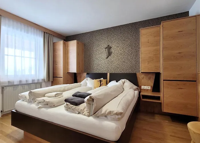 Bernhof 4* اوبرتاورن